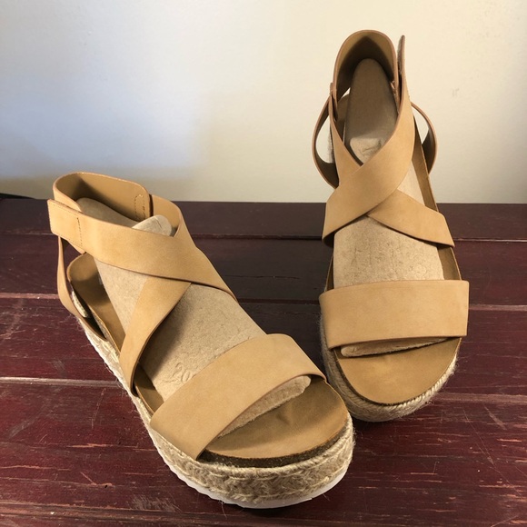 Women's Soda Topic Platform Women's Size 9 Espadrilles Sandals Tan NWOT - Picture 2 of 7